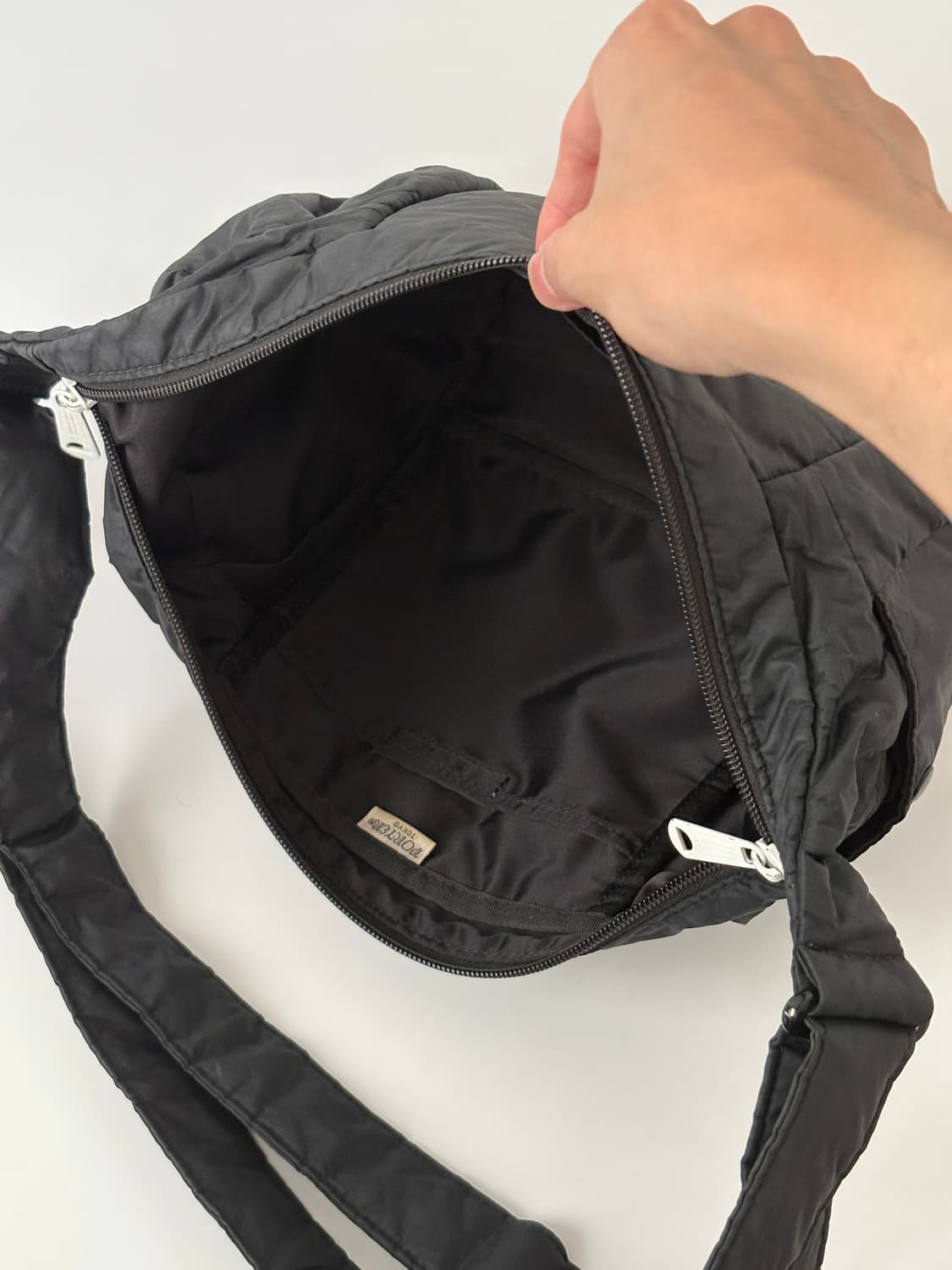 Cue Shoulder Bag S (Black) 상품이미지8
