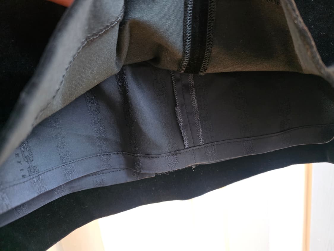 셀린느 정품 블랙 벨로아 미니스컷 상품이미지3