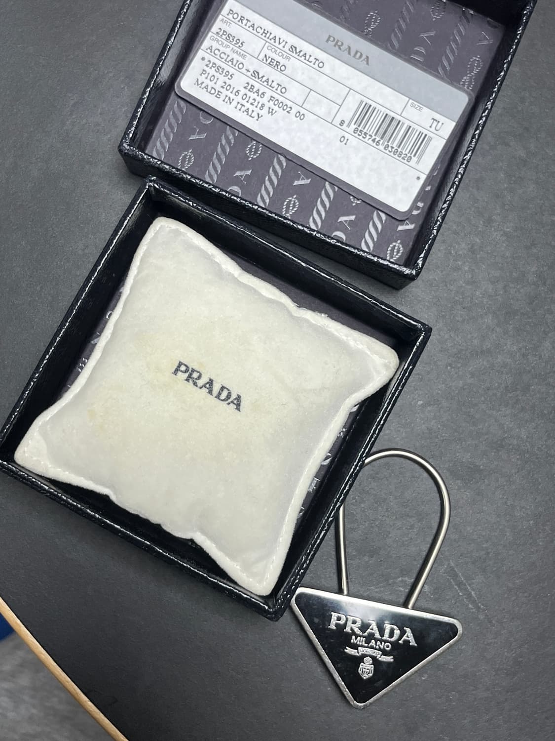 프라다 트라이앵글 키링  상품이미지3