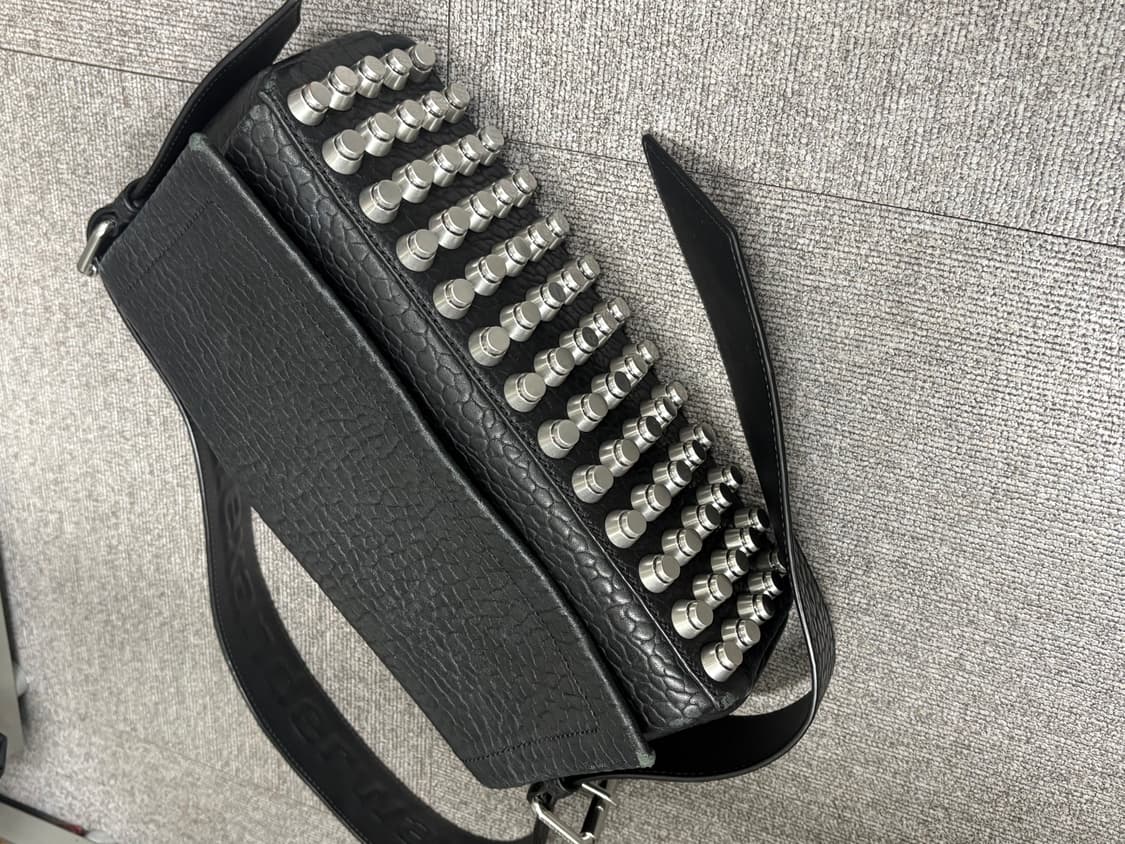 알렉산더왕 RICCO 램스킨 레더 미디엄 컨버터블 플랩 백 상품이미지4