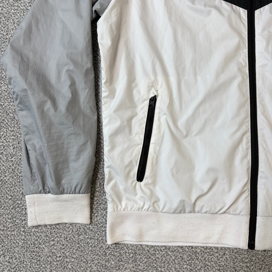 [정가 11만원] 나이키 윈드러너 바람막이 L 상품이미지8