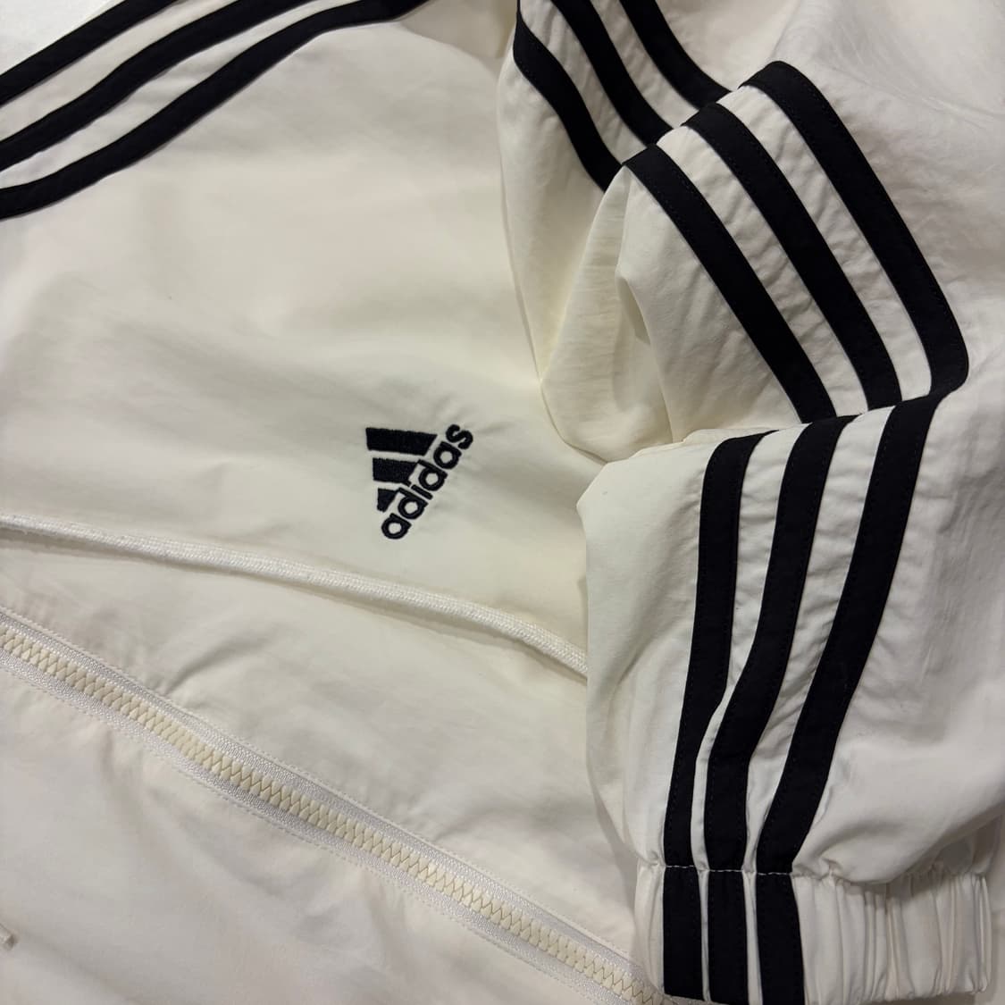 [L] 23s 아디다스 삼선 우븐 후드 바람막이 화이트 D818 상품이미지4