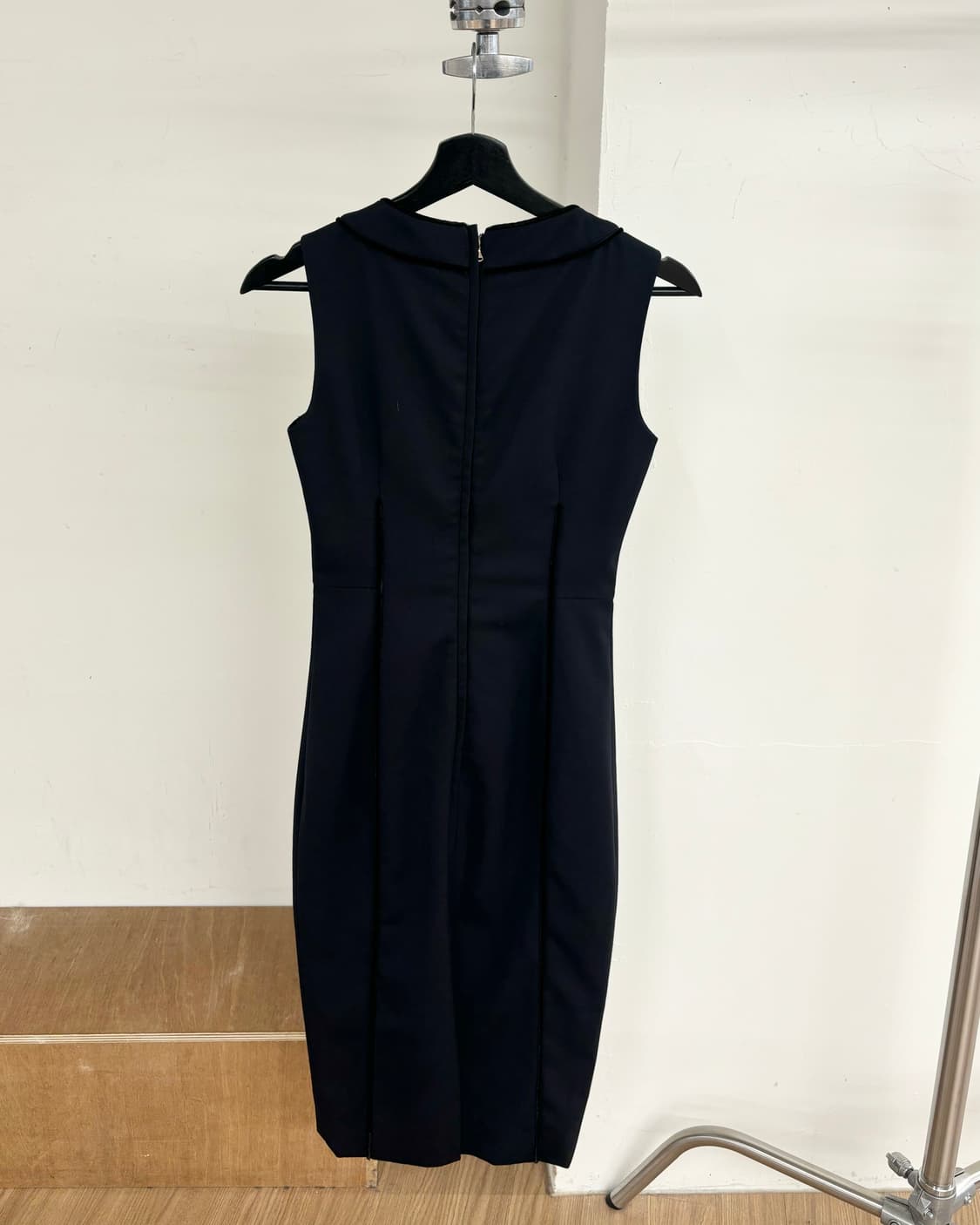 레드 발렌티노블랙 슬리브리스 미디 원피스 상품이미지6