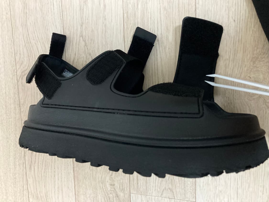 어그 골든글로우 샌들 250(255) 판매 상품이미지6