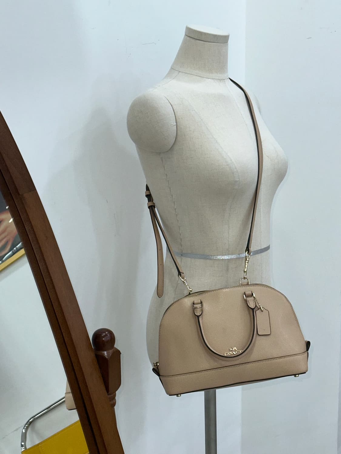 코치 돔 크로스백 상품이미지9