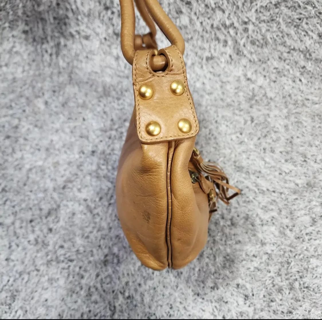 페라가모 레더 숄더백 상품이미지3