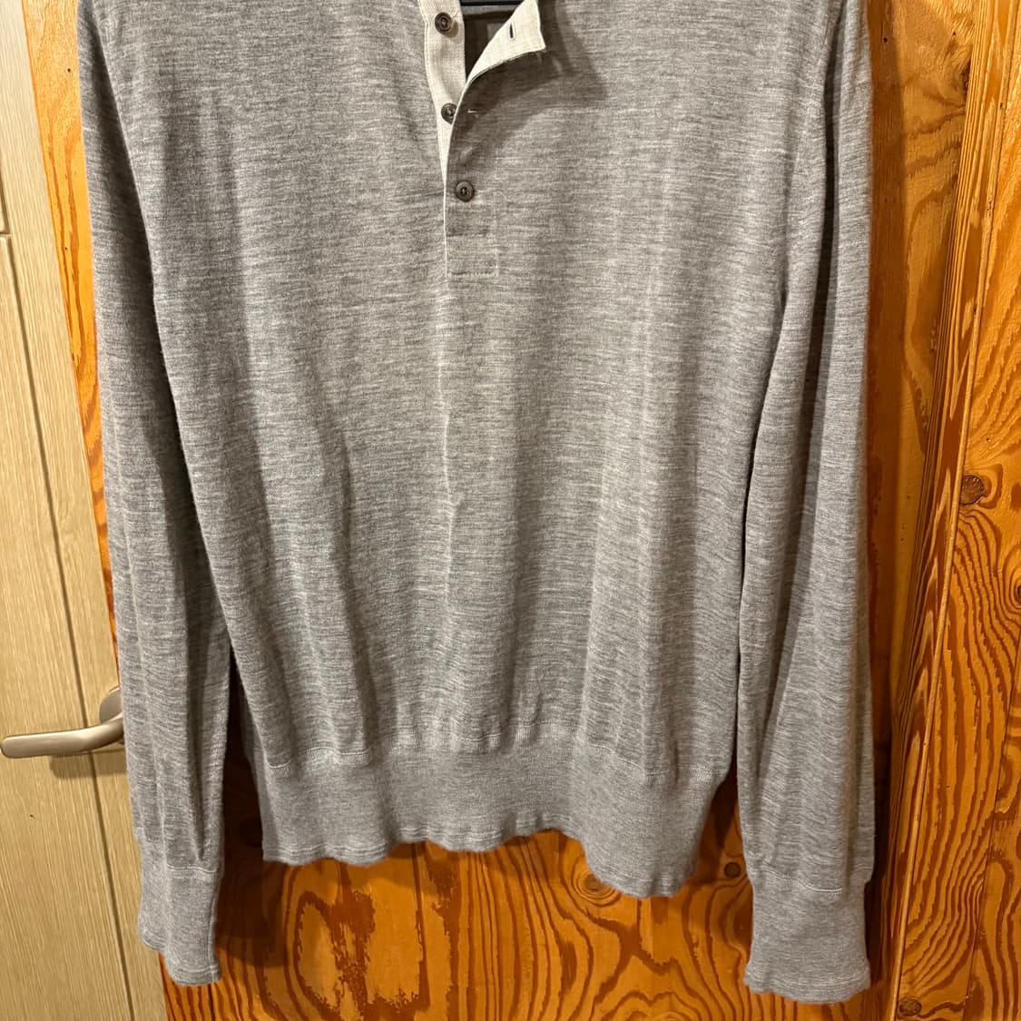 톰포드 캐시미어 100% 헨리넥 니트 셔츠 판매 합니다. 상품이미지4