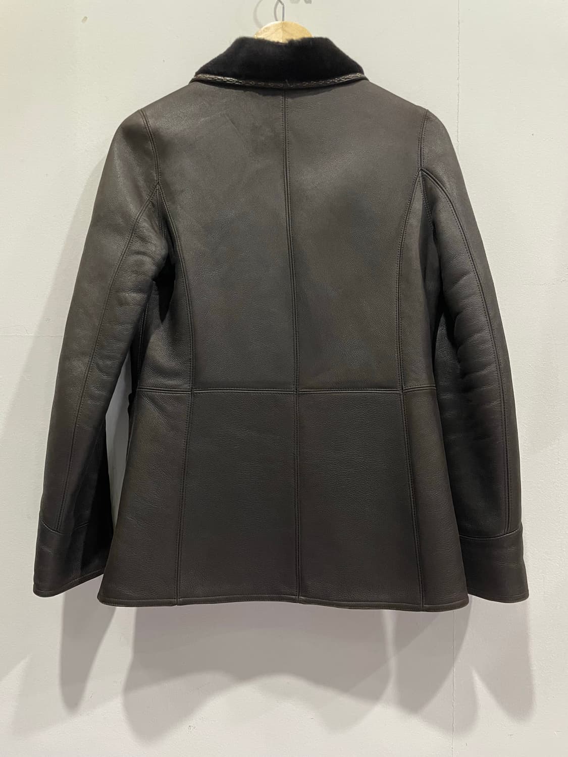 펜디(Fendi) 무톤 풀-랭스 시어링 자켓 정품 상품이미지2