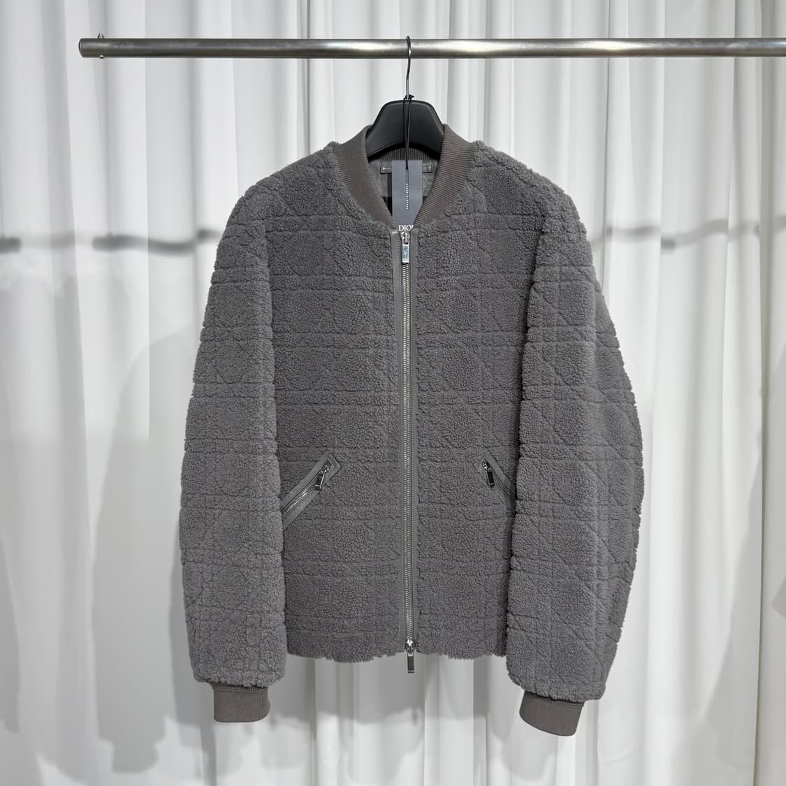 [정품] 디올 까나쥬 시어링 무스탕 봄버 자켓 54사이즈 상품이미지3