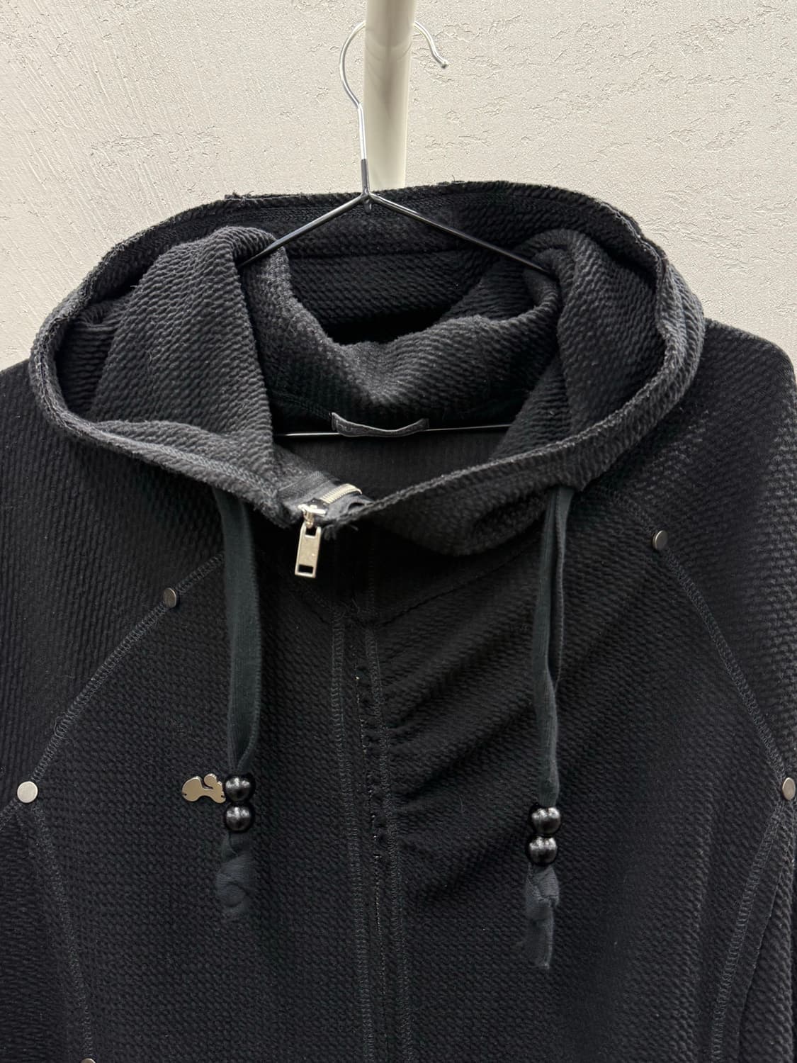 hugyourskin 허그유어스킨 후드집업 블랙 상품이미지3