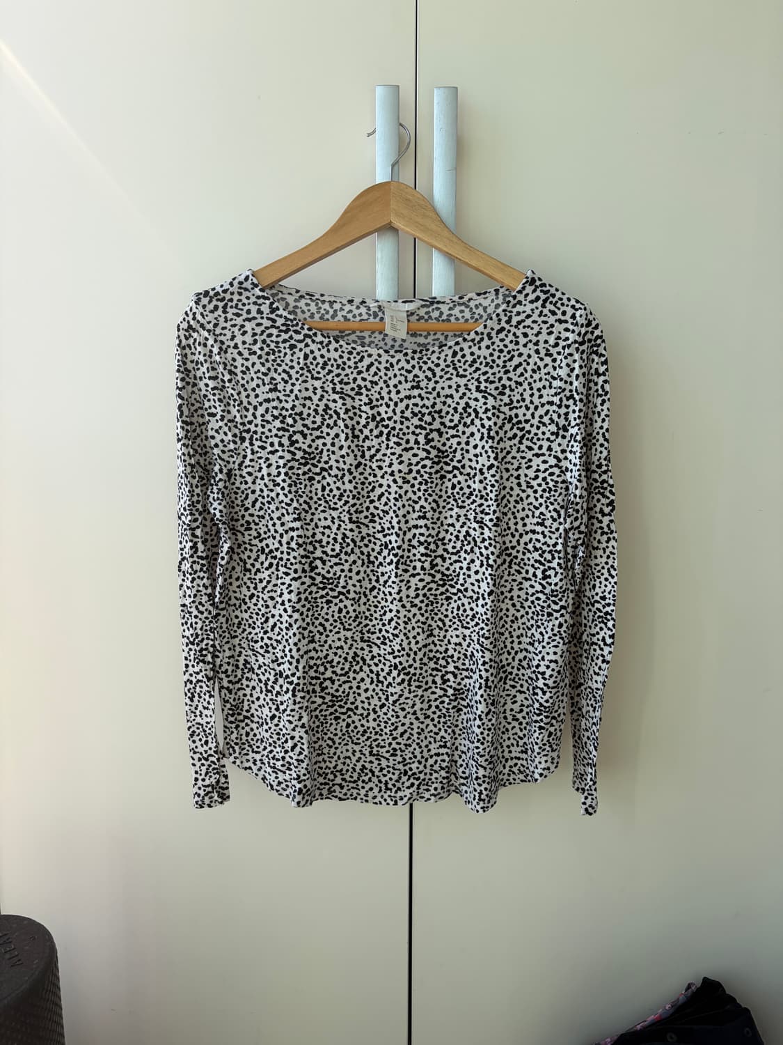 H&M 레오파드 도트 텐션 긴팔티 상품이미지1