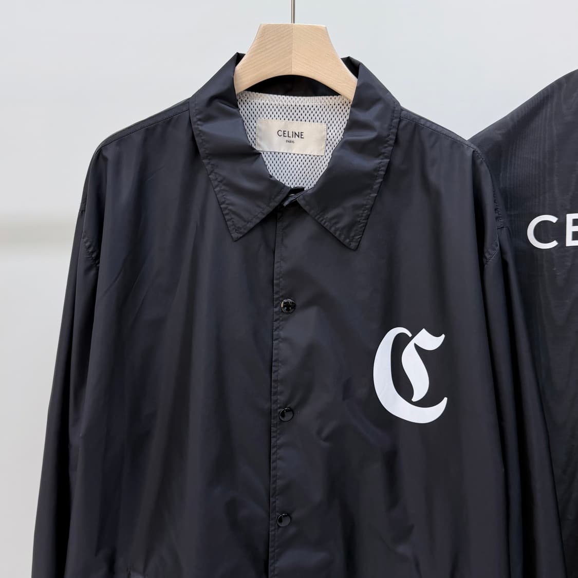 [S+급/52] 셀린느 백로고 나일론 코치 바람막이 자켓 상품이미지4
