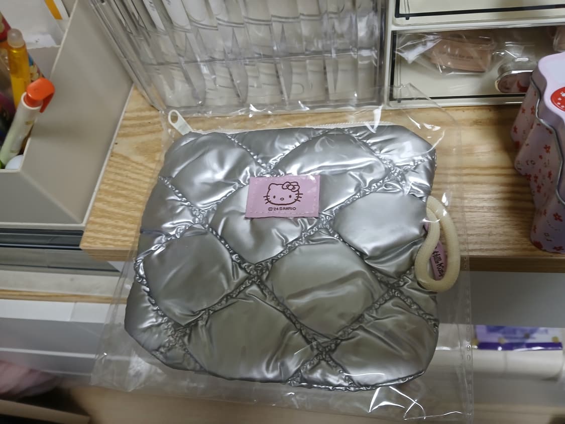 필리밀리 헬로키티 실버 파우치 새상품 상품이미지1