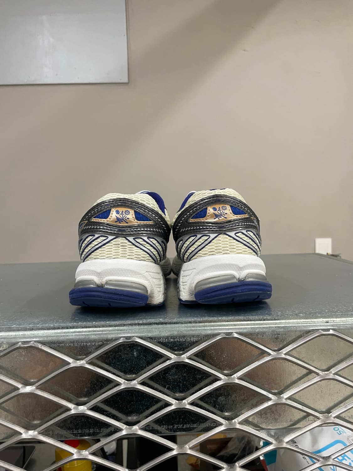 뉴발란스 x 에메레온도르 860v2 블루 280 (gr-4782) 상품이미지3