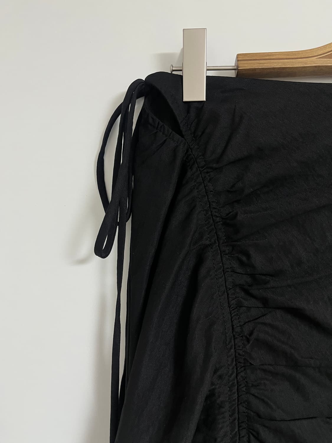 레이브 미디 스커트 블랙 상품이미지3