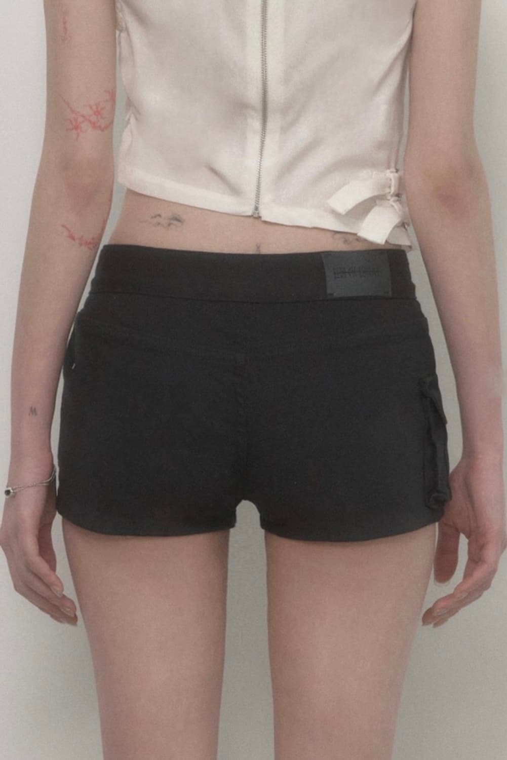에트오소메 팬츠 Leather Patch Cargo Short Pants 상품이미지3