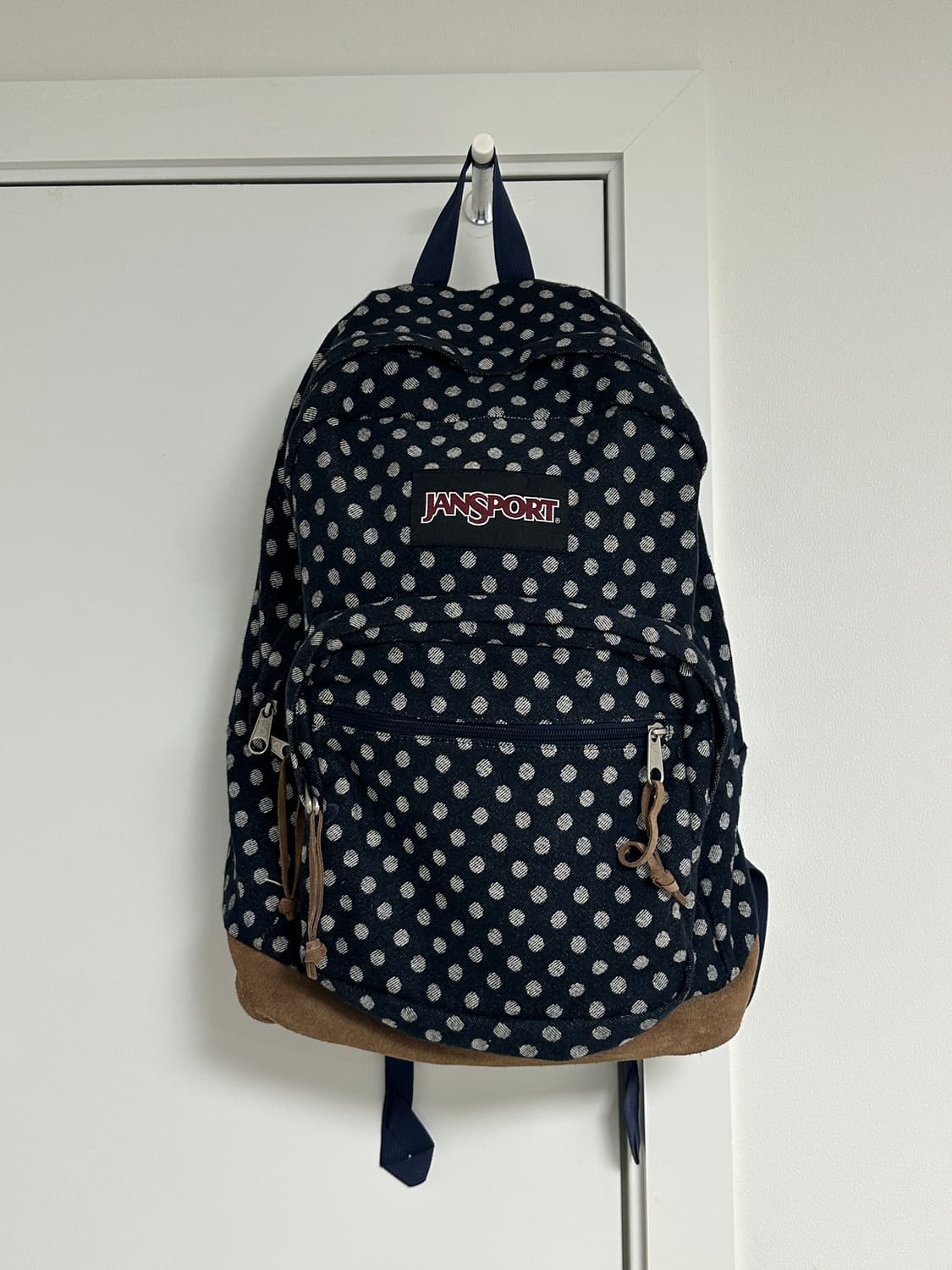 잔스포츠 도트 땡땡이 백팩 네이비 상품이미지1