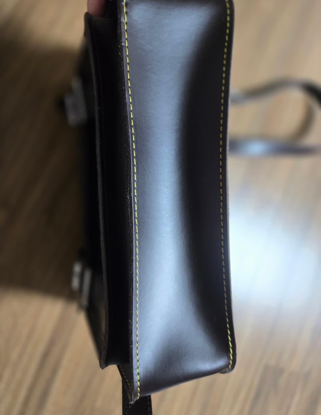 닥터마틴 11인치 비건 사첼 크로스백 - 버건디 [정품] 상품이미지7