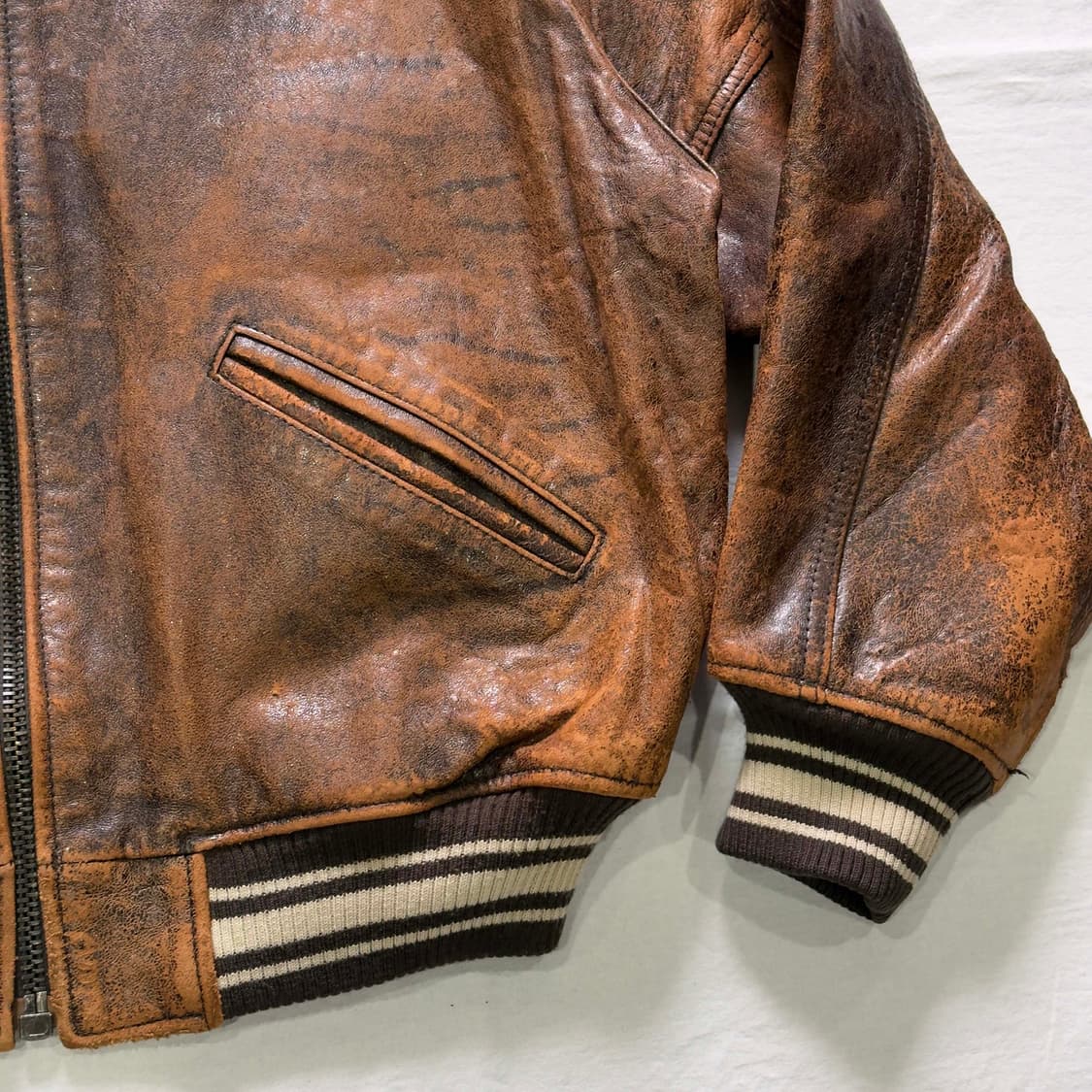 아비렉스 아이콘 레더 바시티 자켓 상품이미지3