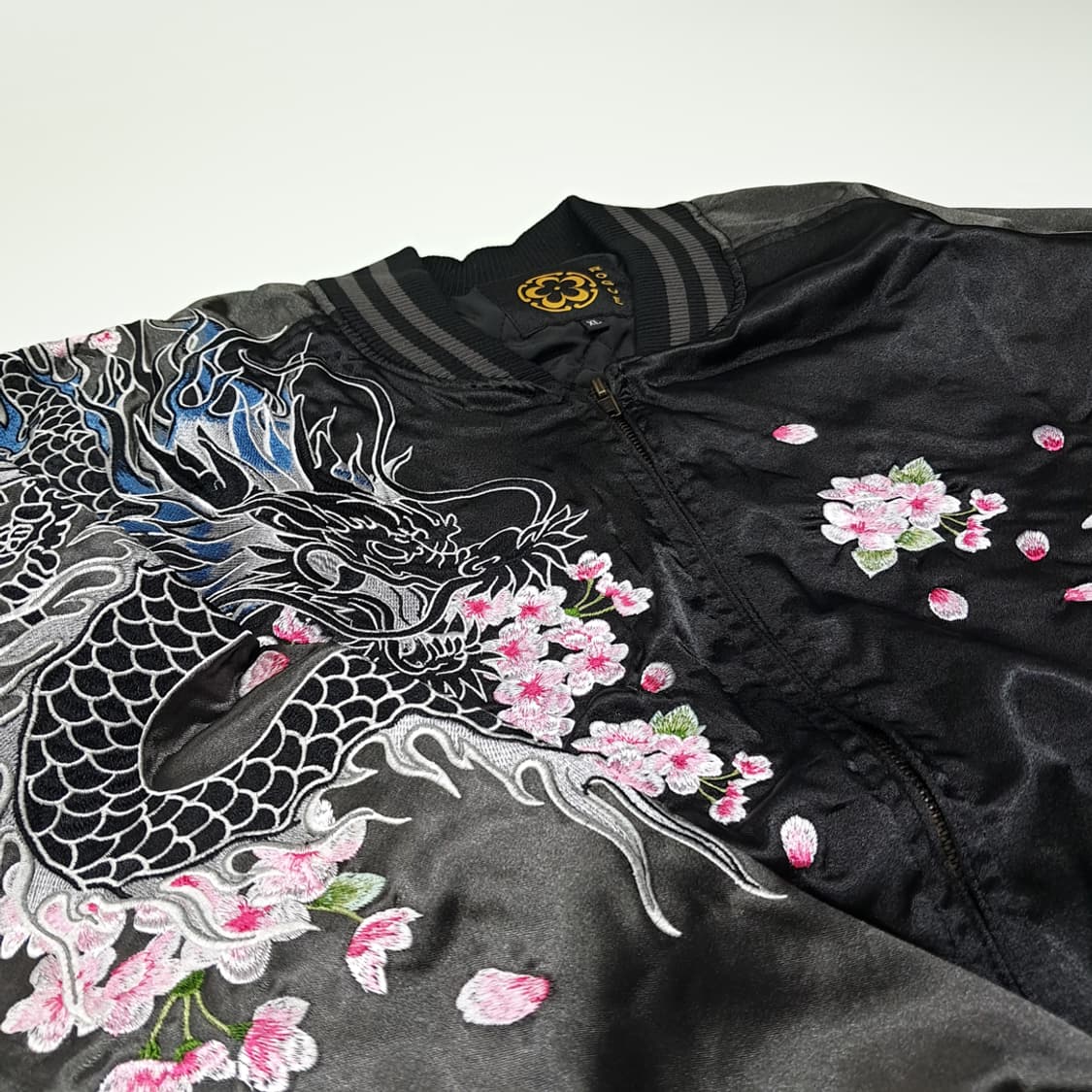 CL934 [새상품] XL ROGUE 00s 새틴 블랙드래곤자수 스카잔 상품이미지4