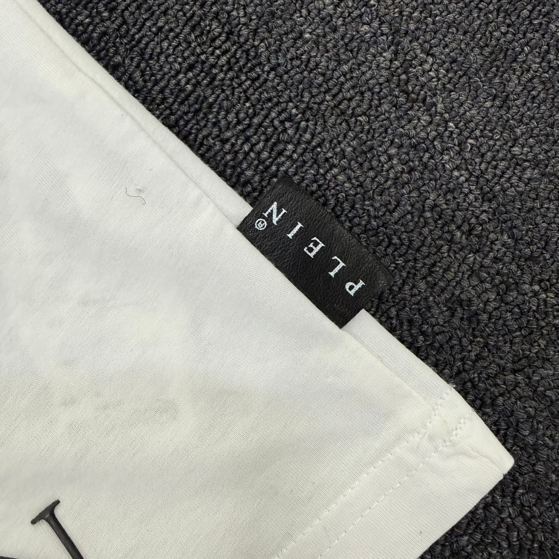 필립 플레인 큐빅 스컬로고 반팔티 상품이미지3