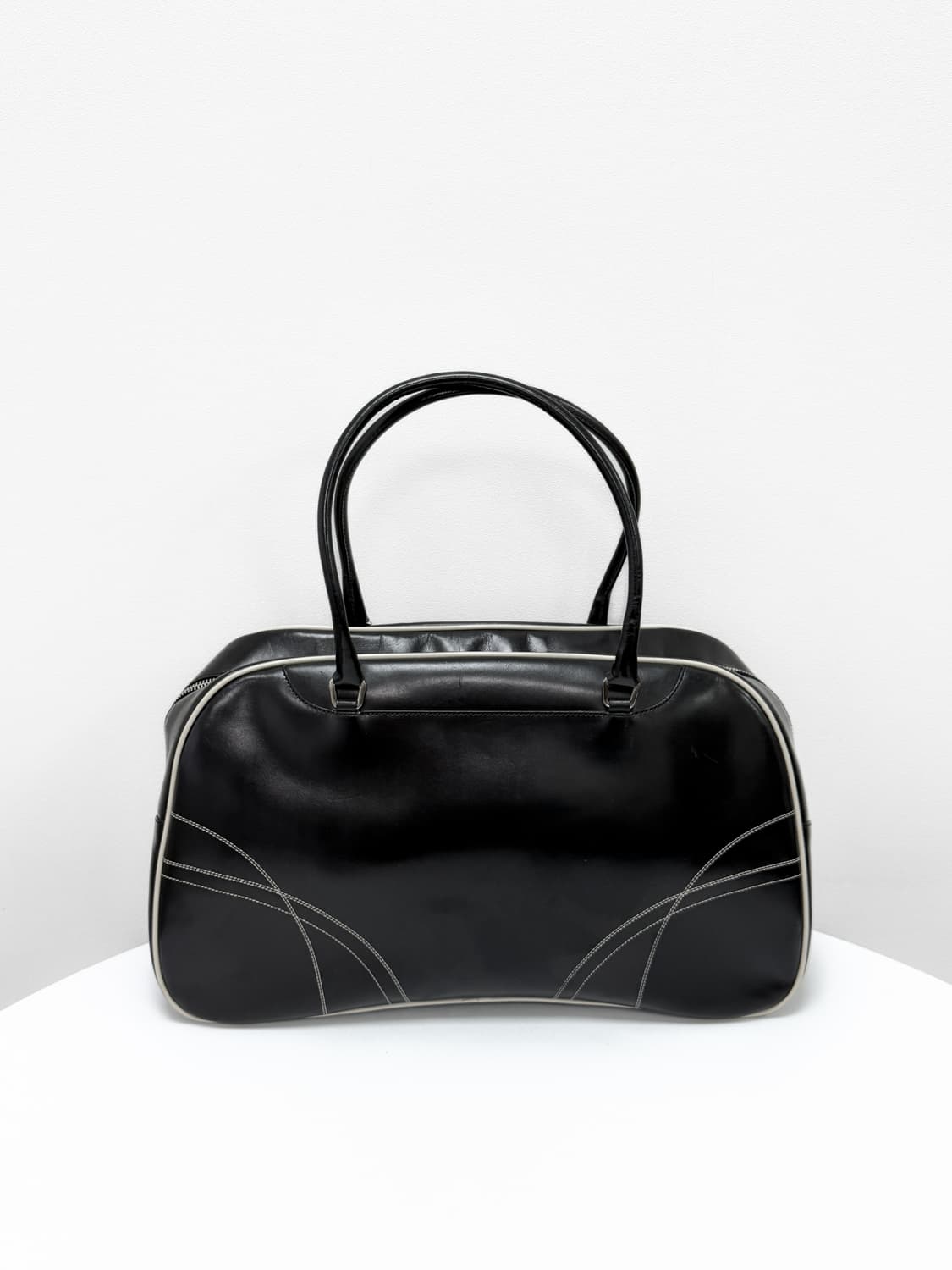 프라다 레더 스티치 볼링백 상품이미지4