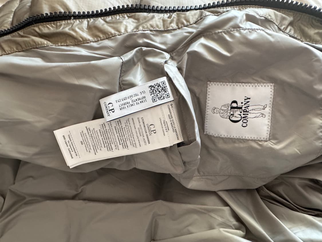 CP컴퍼니 D.D. 쉘 후드 다운 자켓 패딩 카키베이지(옷걸이 보유) 상품이미지6