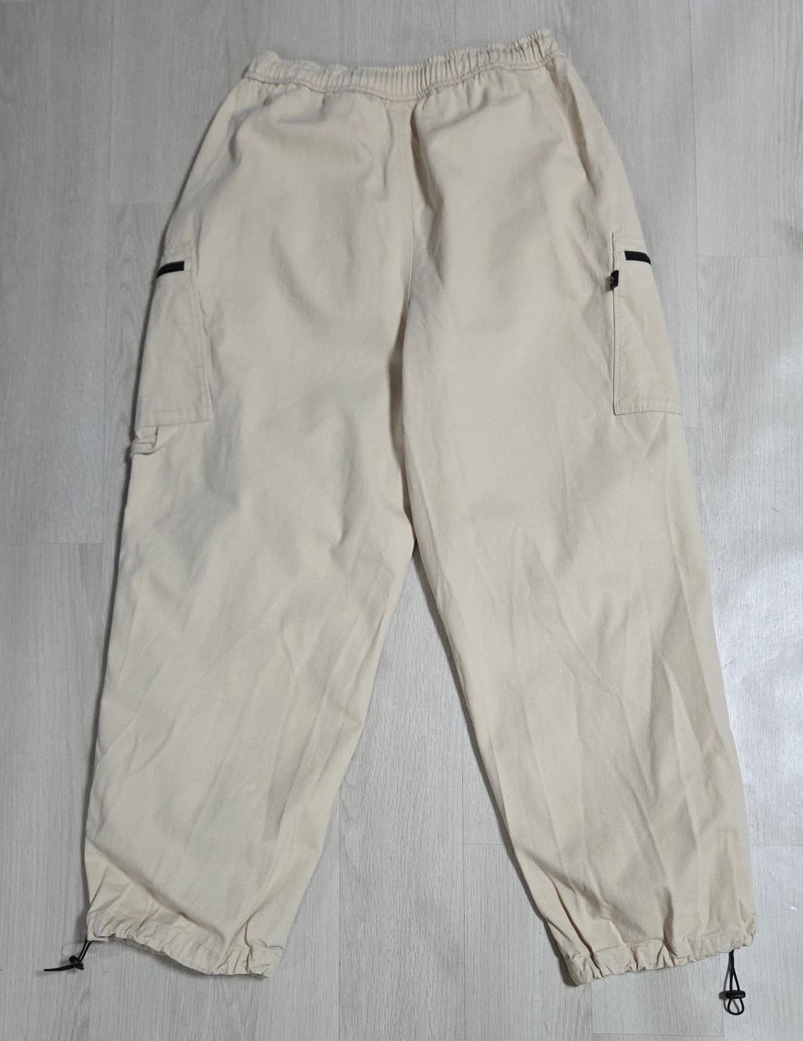 (착샷) 미스치프 드로우 스트링 배기 팬츠 상품이미지5