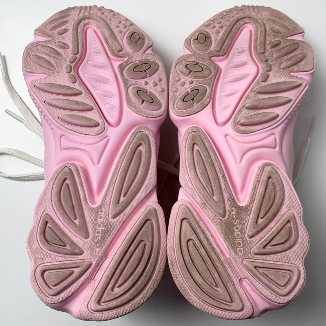 [220/정품] 아디다스 오즈위고 핑크 여성 운동화 신발
 상품이미지6