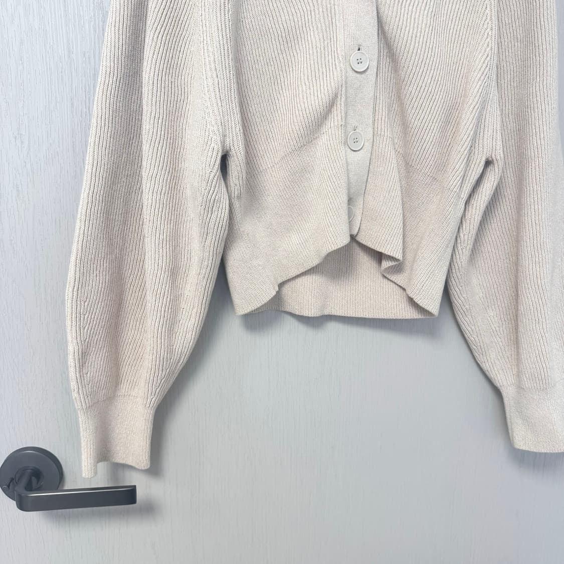 (m) cos 크롭 벌룬 브이넥 가디건 상품이미지3