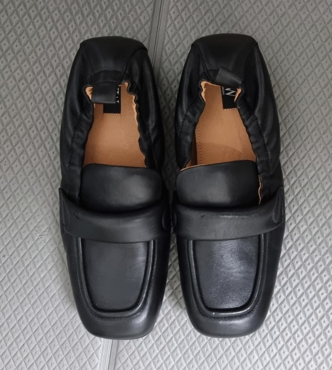 베라왕 소프트 셔링 로퍼 구두 상품이미지6