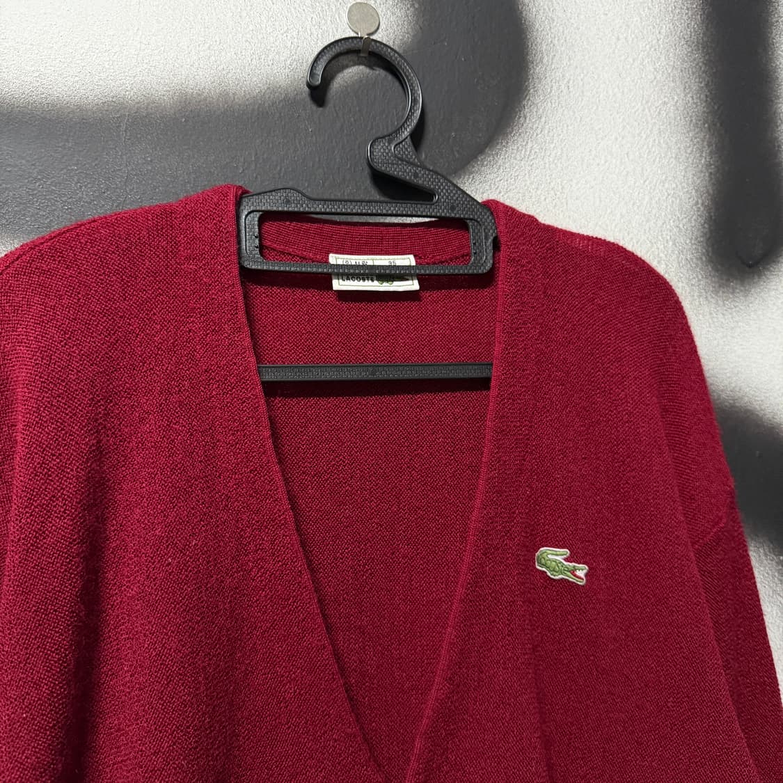라코스테 00s 원 포인트 울 가디건 버건디 상품이미지3