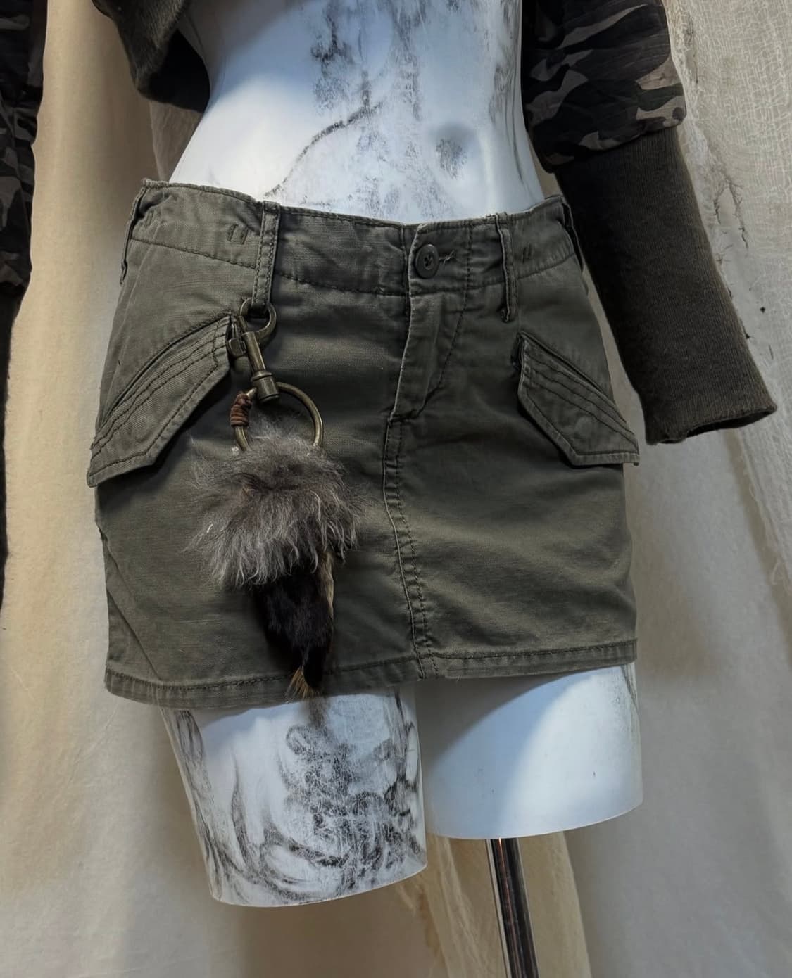 g.o.a Fur Pocket Detail Skirt 상품이미지4