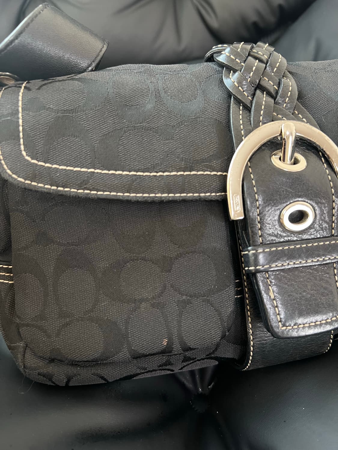 코치 소호 Y2K 버클 숄더백 상품이미지5