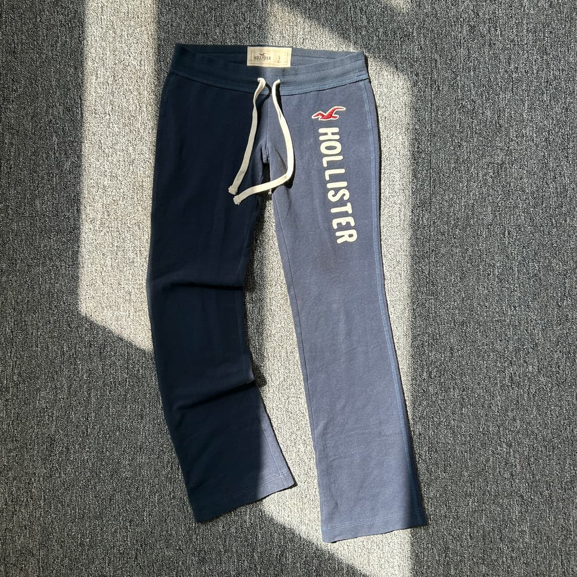 홀리스터 로우라이즈 네이비 부츠컷 트레이닝 팬츠 상품이미지1