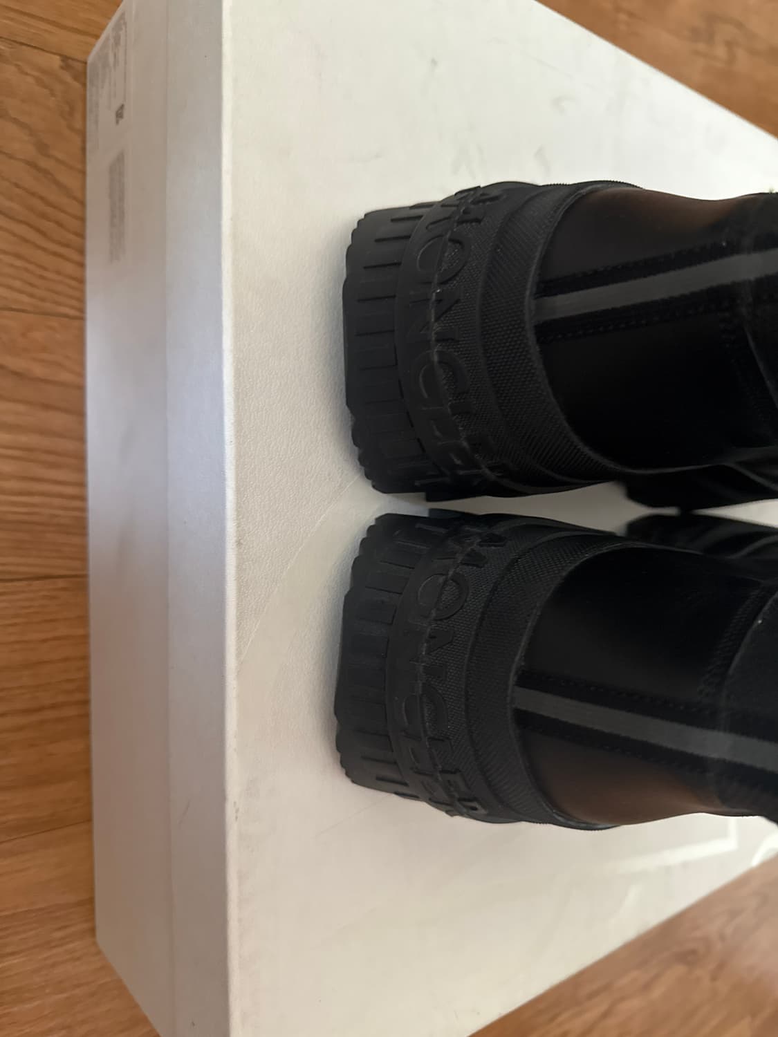 몽클레르 레이스업 부츠 상품이미지4