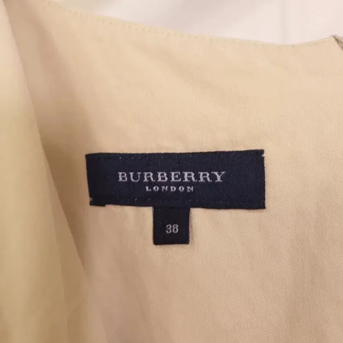 버버리 런던 체크 커프스 반팔 튜닉 블라우스 55 상품이미지4