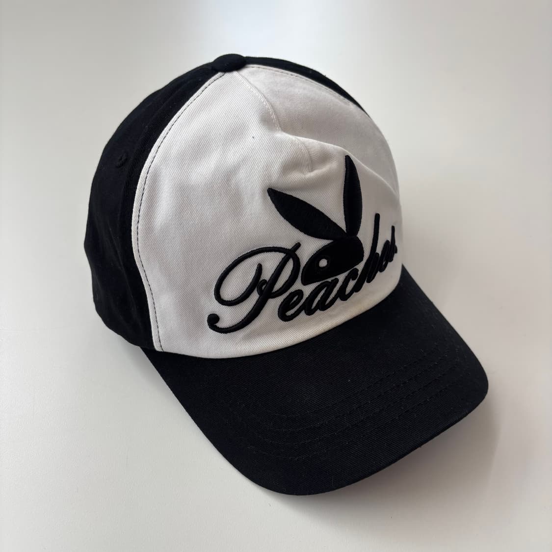 Peaches. x Playboy 'Two-Tone' 래빗 헤드 캡 상품이미지3