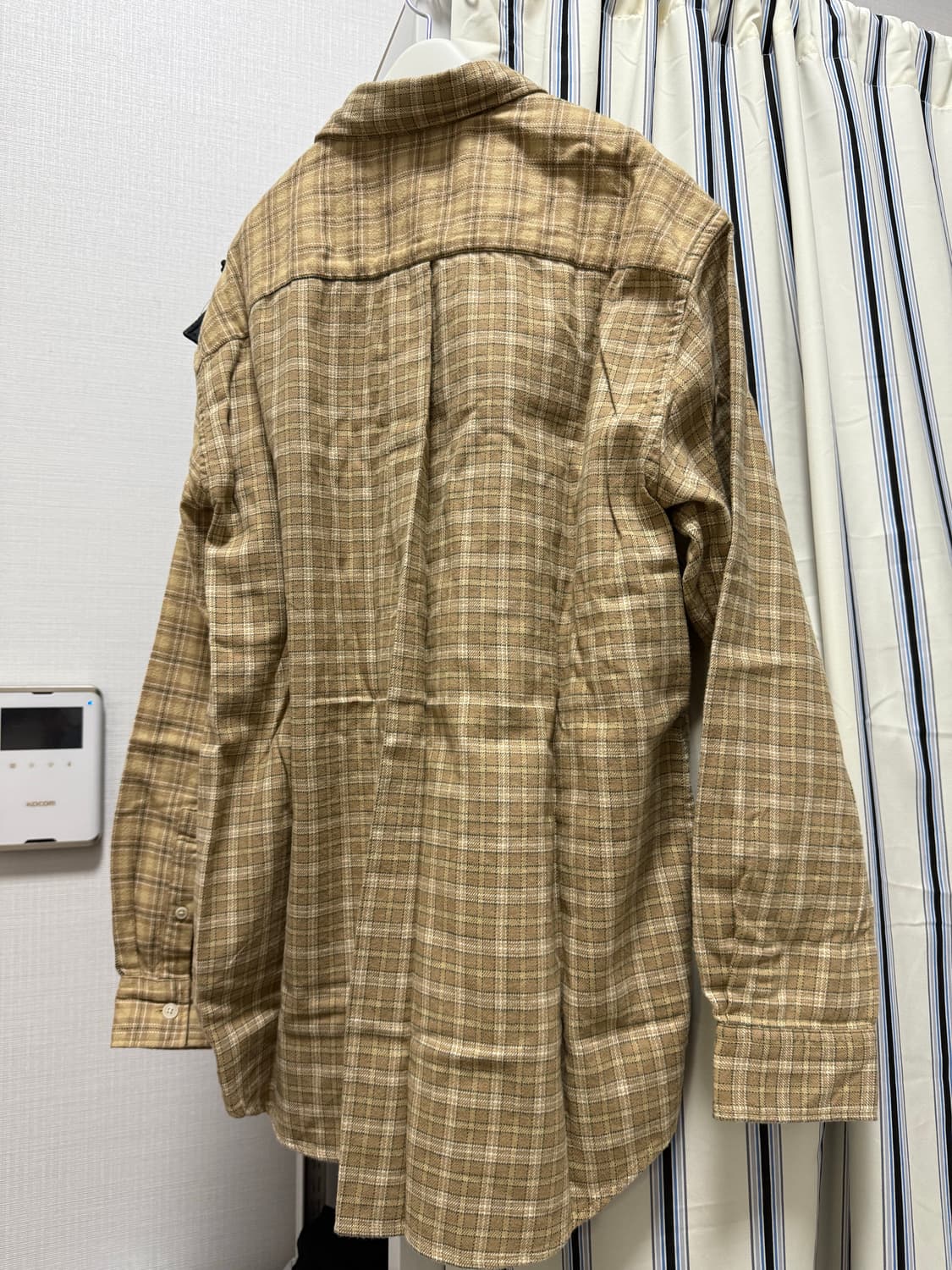 유니클로 x JW 앤더슨 플란넬 셔츠 베이지 새상품 상품이미지3