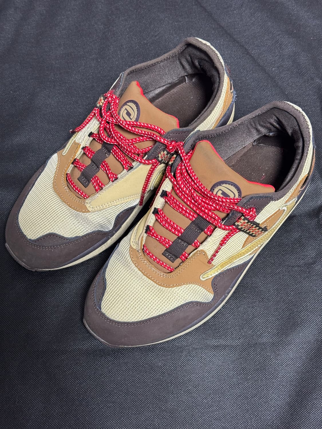 나이키 에어맥스 x 트래비스스캇 상품이미지2