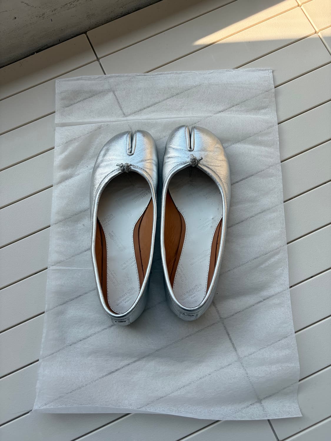 마르지엘라 타비 플랫 실버 38 상품이미지2