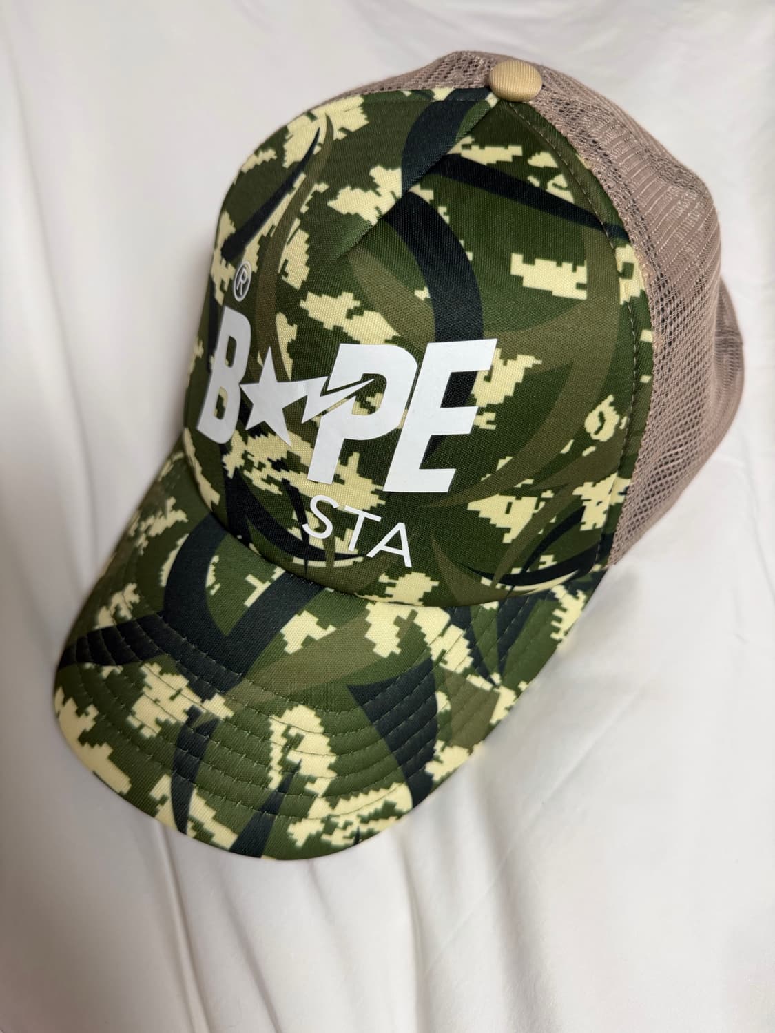 베이프 X 클랏 에그라 카모 트러커 캡 상품이미지2