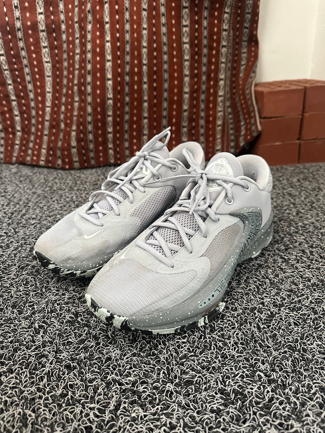 나이키 Freak 농구화 회색 270mm 상품이미지4