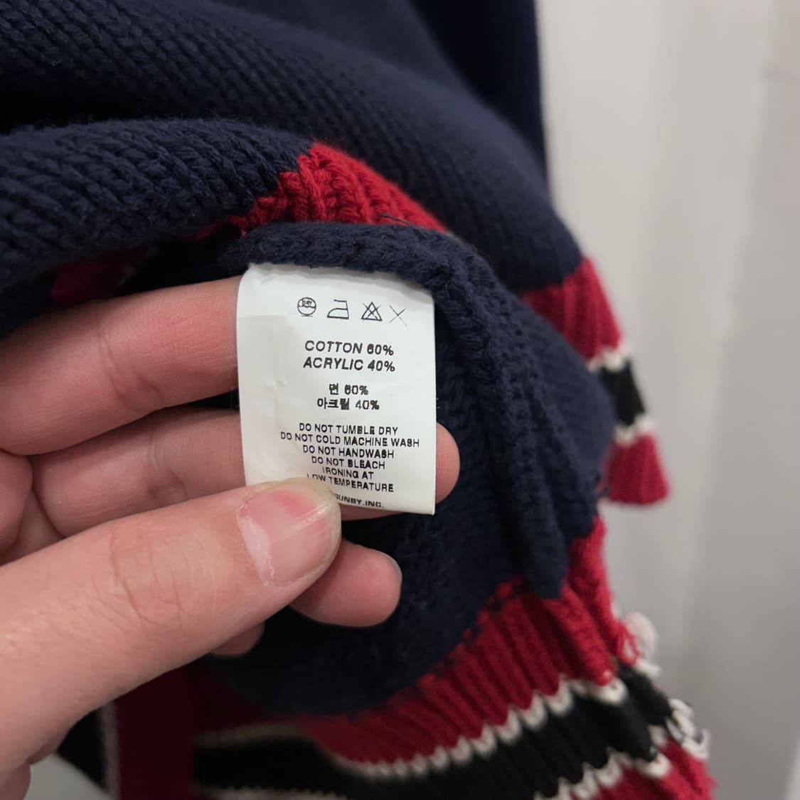 언더에어 부클와펜 배색 오버핏 브이넥 니트 상품이미지4