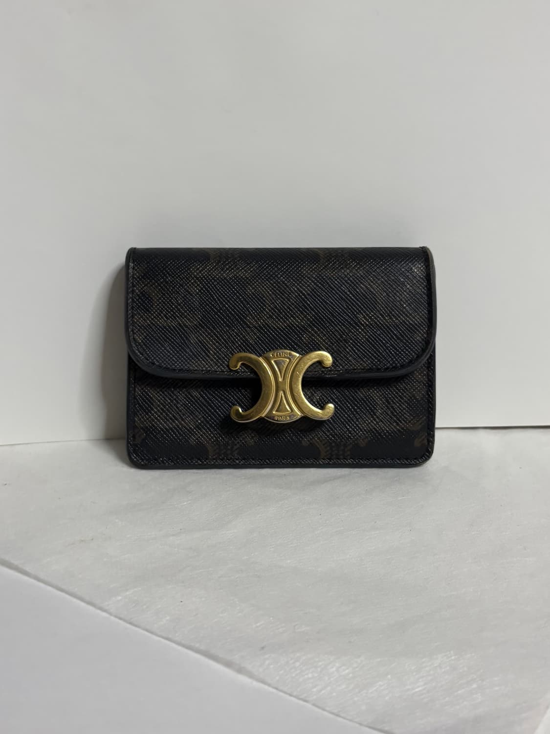 [정품] 셀린느 트리옹프 캔버스 플랩 카드지갑 상품이미지1