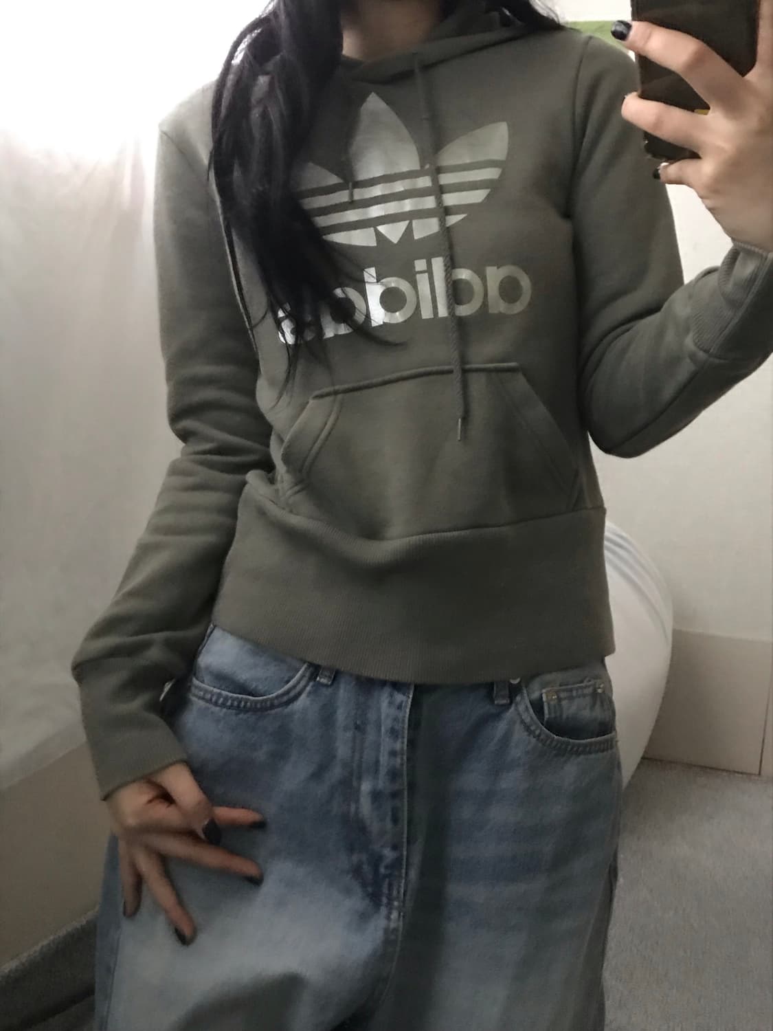 아디다스 카키 실버 후드티 상품이미지3