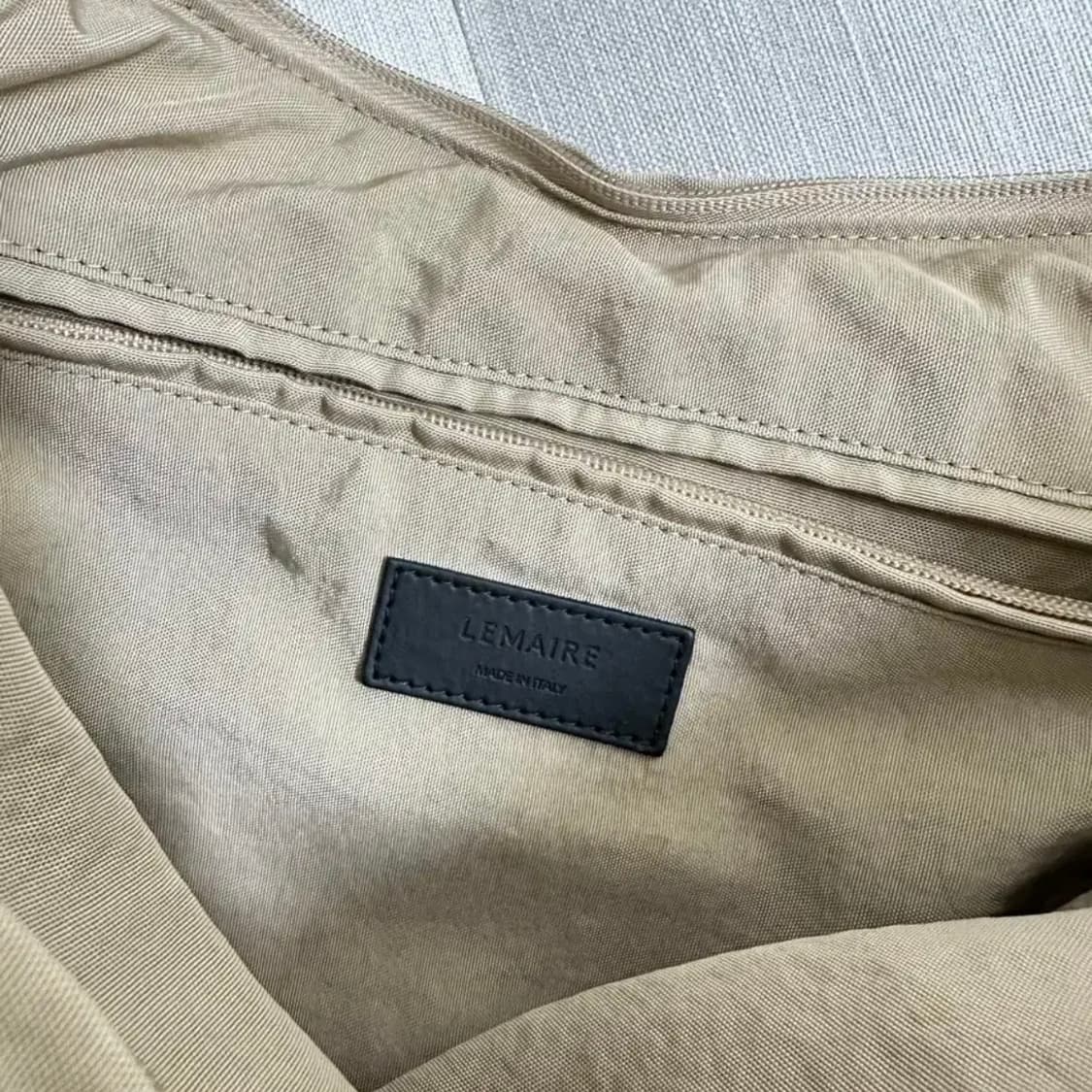 르메르 소프트 게임백 베이지 미디움 가방 상품이미지6