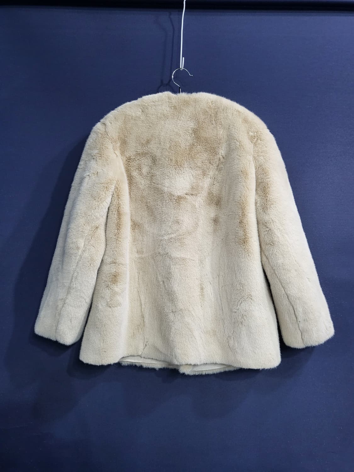 kiss thehead 페이크퍼 세미오버핏 자켓 상품이미지5