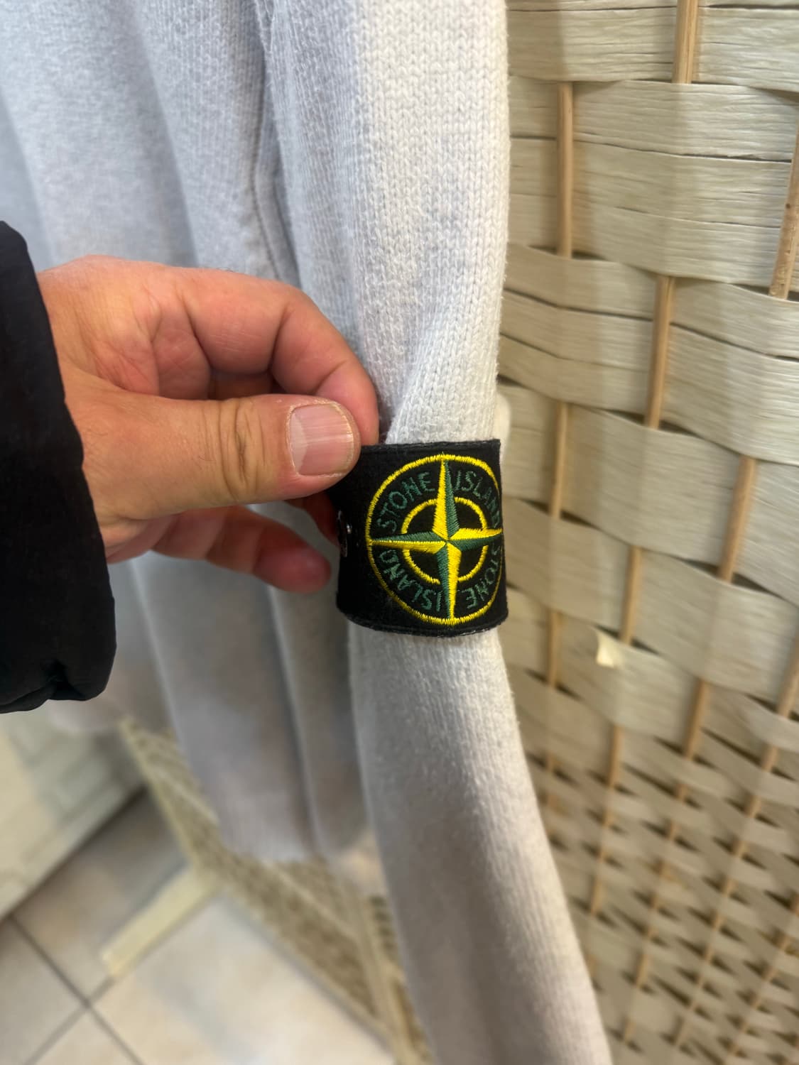 100 정품 스톤아일랜드 니트 팝니다 상품이미지3