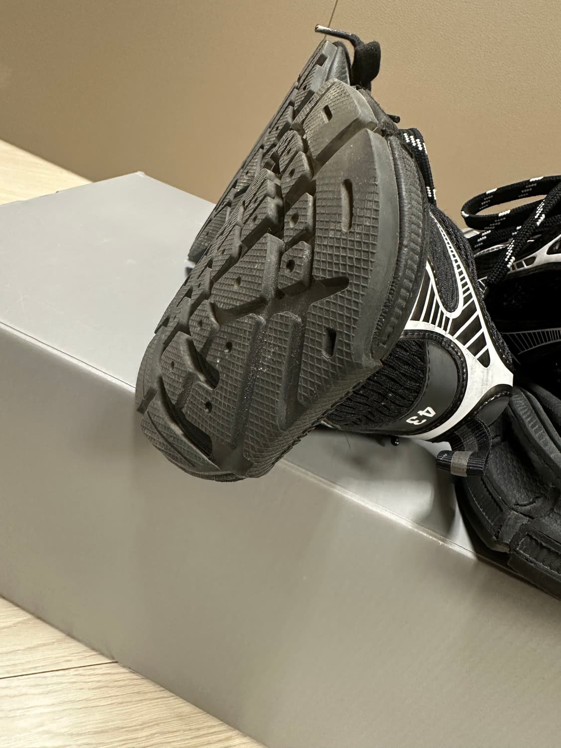 발렌시아가 3XL 블랙 43 상품이미지10